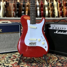 Электрогитара Fender Bullet Deluxe SS Torino Red w/Case USA 1980's в аренду