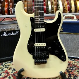 Электрогитара Fender Stratocaster Floyd Rose HH Vintage White Japan 1985 в аренду