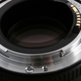 Объектив Canon EF 100mm f/2.8L Macro IS USM в аренду